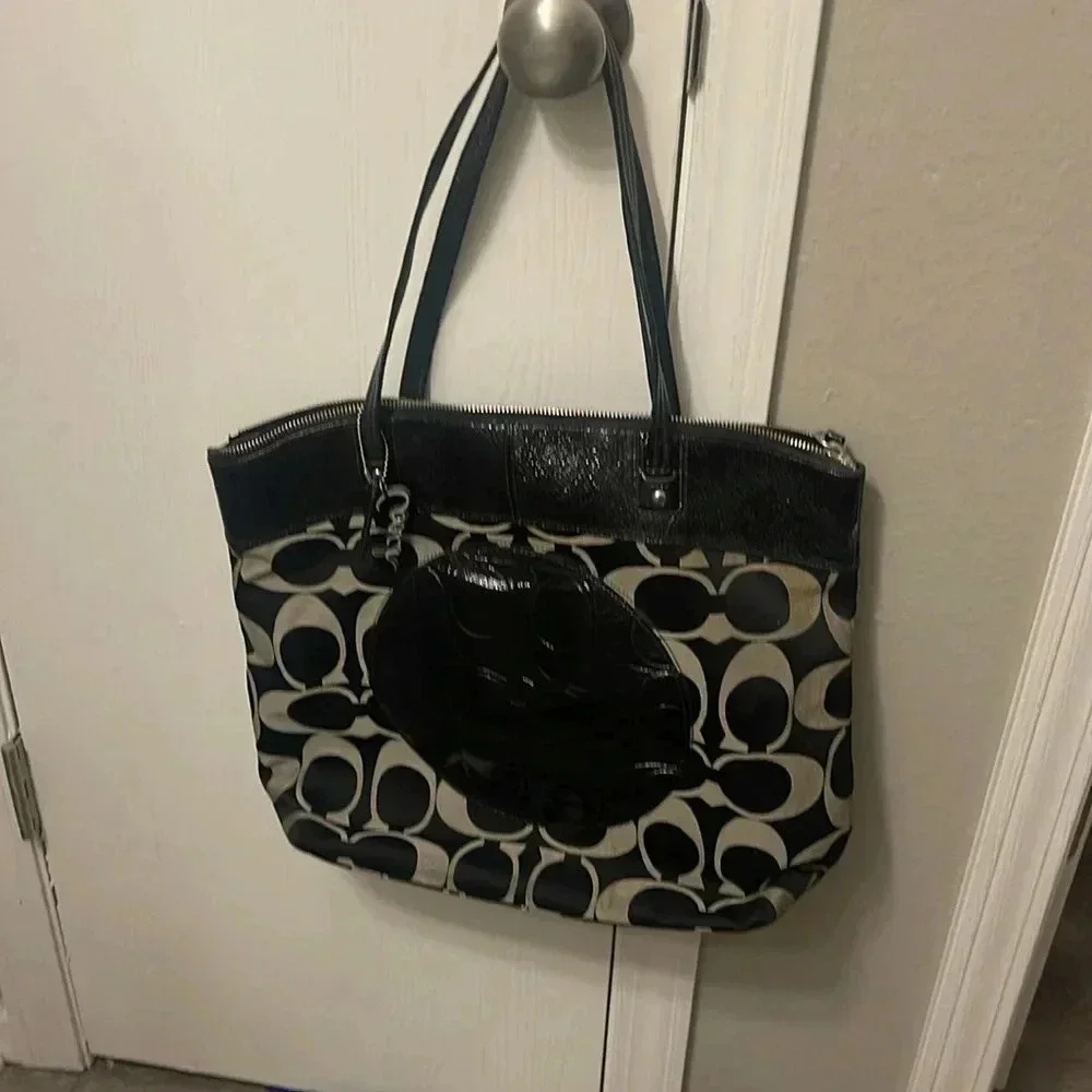 COACH Black Signature Canvas Patent Laura Tote Handbag Purse Y2K